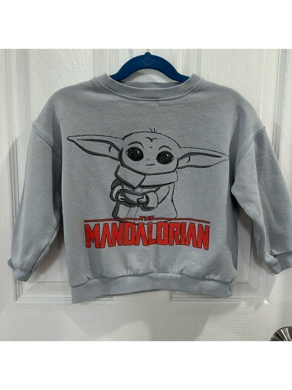 ZARA STAR WARS SWEATSHIRT. LIGHT BLUE